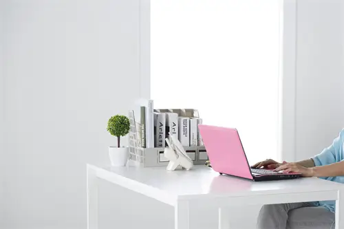 偏爱歌词含义女孩